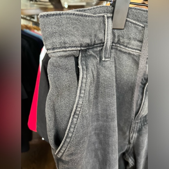 Uniqlo Relaxed Ankle Jeans - Picture 4 of 14